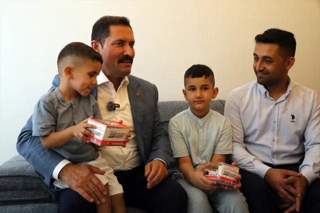Hatay'da Depremzede Aile Yeni Evine Kavuştu