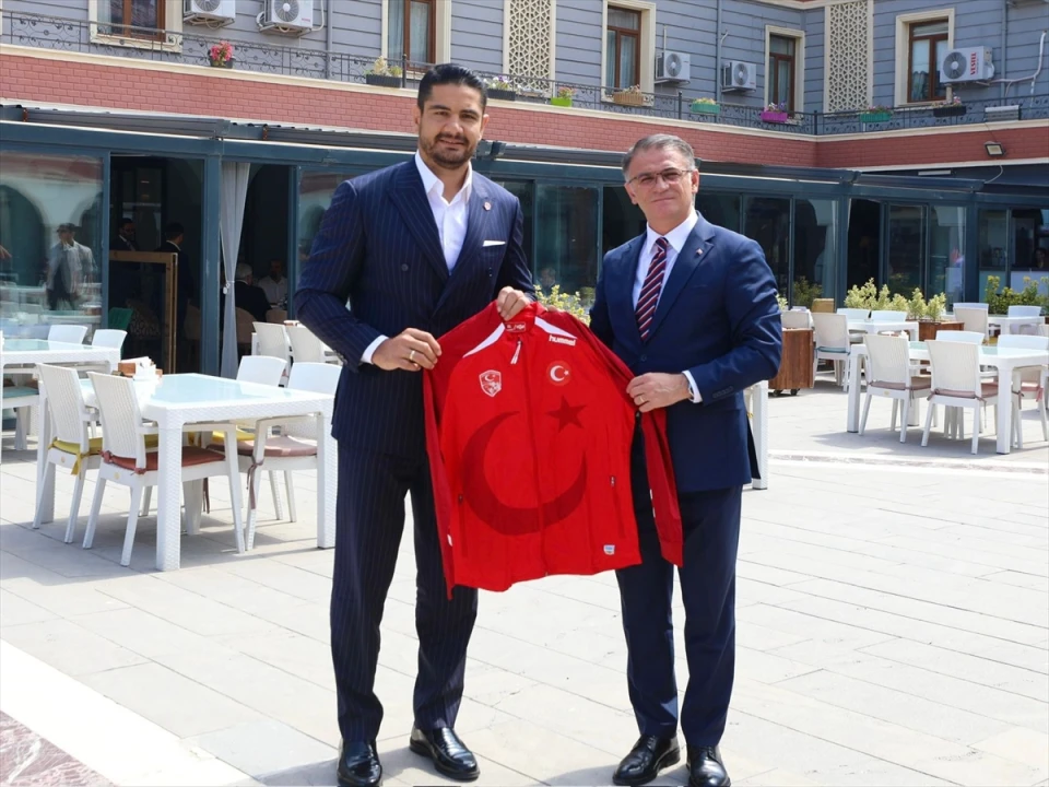 Türkiye Güreş Federasyonu Başkanı Taha Akgül Van'da Yeni Hedefler Belirledi