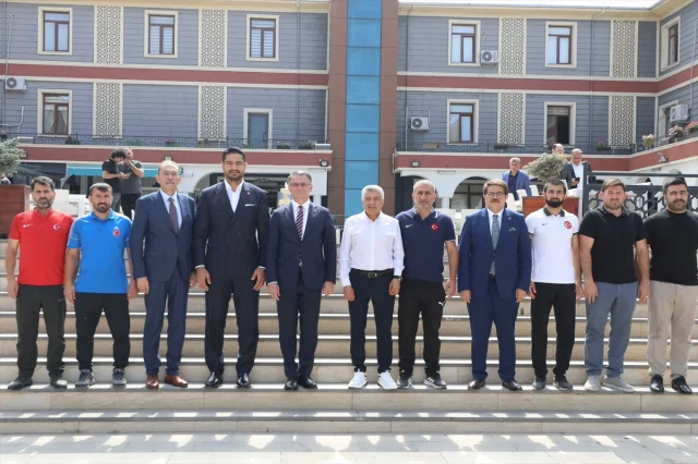 Türkiye Güreş Federasyonu Başkanı Taha Akgül Van'da Yeni Hedefler Belirledi