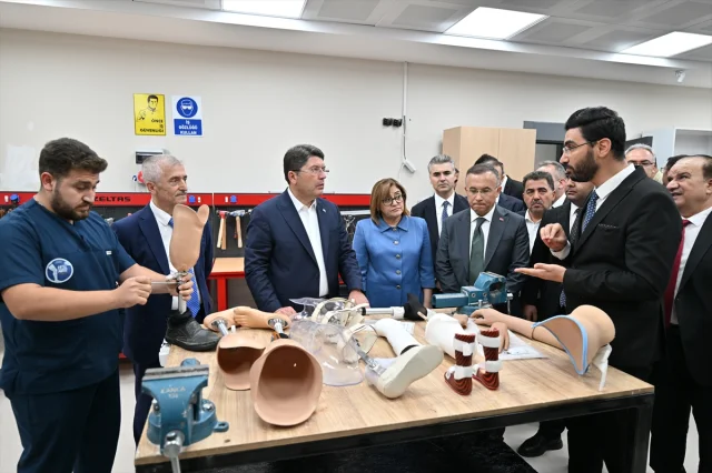 Adalet Bakanı Tunç'un Gaziantep Çıkarması: Ziyaretlerde Renkli Anlar