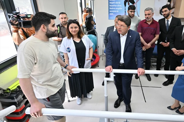 Adalet Bakanı Tunç'un Gaziantep Çıkarması: Ziyaretlerde Renkli Anlar