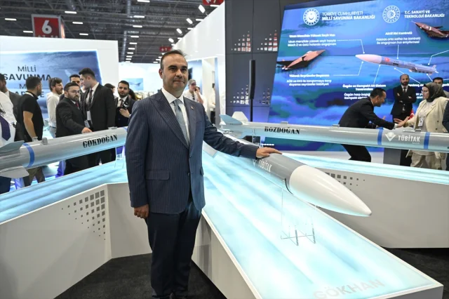 İstanbul'da Savunma Sanayii Fuarında TÜBİTAK'ın Yeni Silah S...