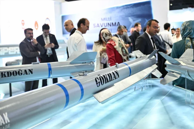 İstanbul'da Savunma Sanayii Fuarında TÜBİTAK'ın Yeni Silah Sistemleri İlk Kez Tanıtıldı
