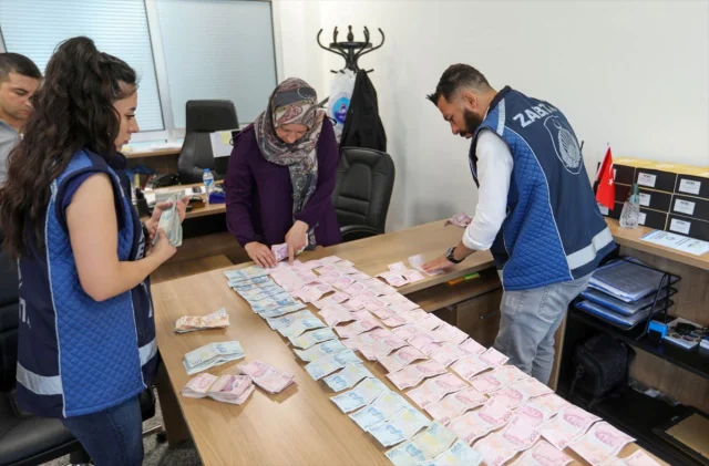 Van'da Şaşırtıcı Operasyon: Zabıtanın Yakaladığı Dilencinin Üzerinden Servet Çıktı
