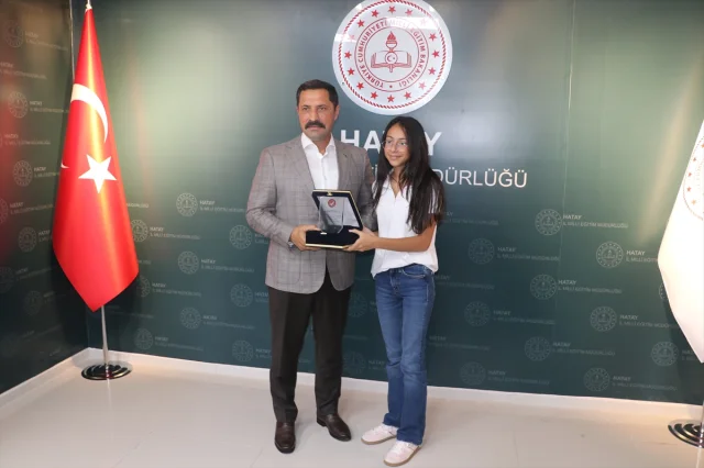 Hatay'da Başarı Gösteren Gençler Ödüllerle Taçlandırıldı