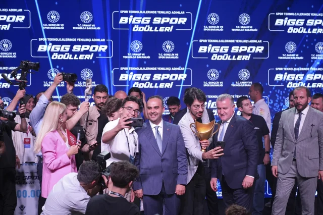 Bakan Kacır: Türk Sporunu Teknoloji ile Daha da Güçlendiriyo...
