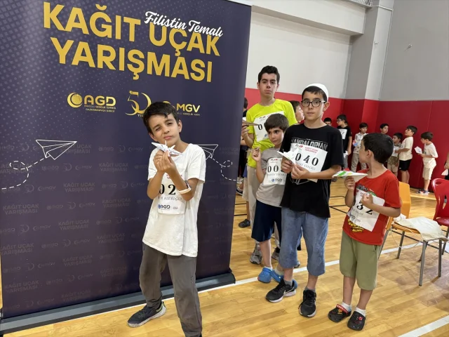 Gaziosmanpaşa'da Filistin İçin Kağıt Uçaklar Gökyüzüyle Buluştu