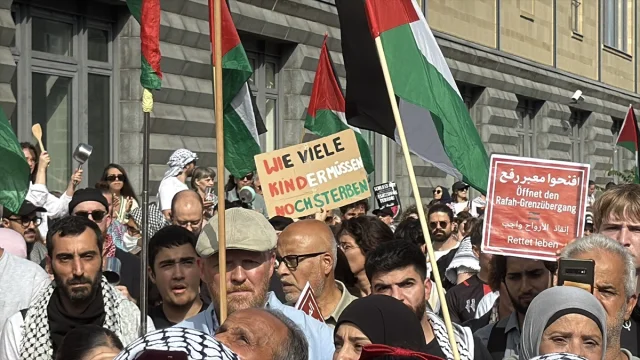 Berlin'de Filistin'e Destek Gösterisi Açlık Krizine Dikkat Çekiyor