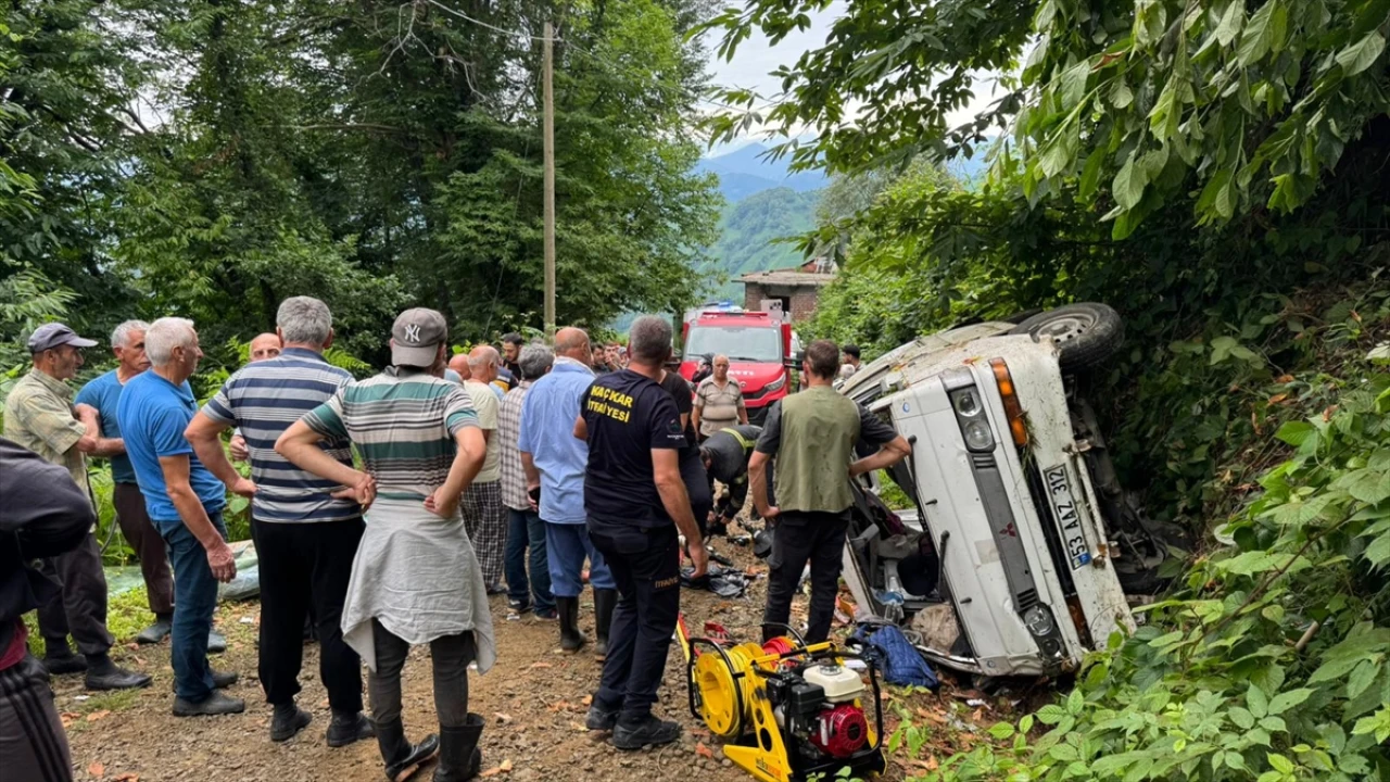 Rize'de Üzücü Kaza: Panelvan Devrildi, Can Kaybı Yaşandı