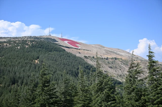 Kahramanmaraş'ta Rekor Boyutta Türk Bayrağı ve İstiklal Mada...