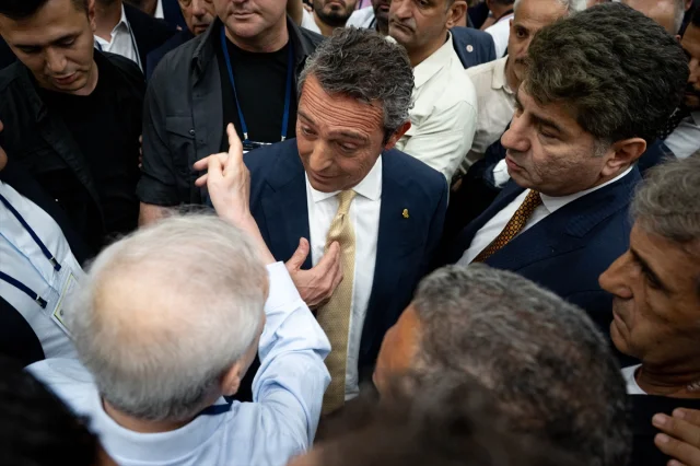 Fenerbahçe'de Gergin Toplantı: Ali Koç Aziz Yıldırım'a Yanıt Verdi