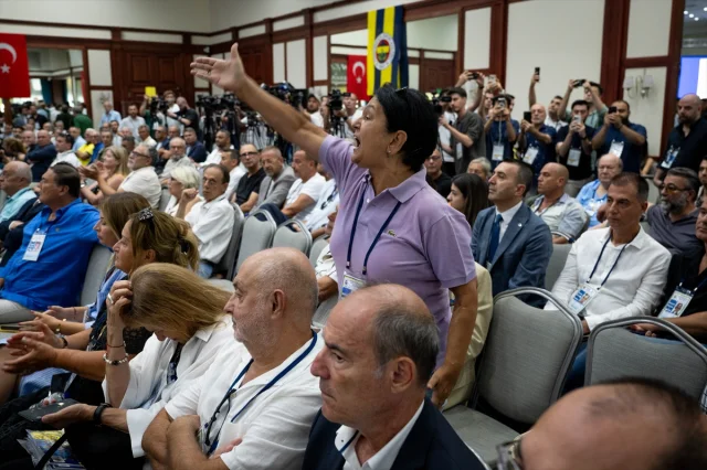 Fenerbahçe'de Gergin Toplantı: Ali Koç Aziz Yıldırım'a Yanıt Verdi