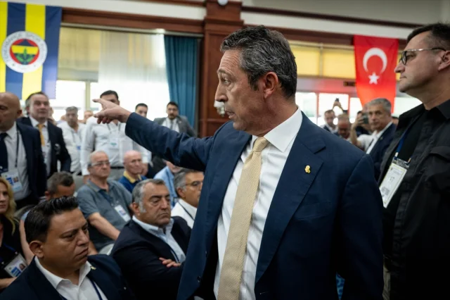 Fenerbahçe'de Gergin Toplantı: Ali Koç Aziz Yıldırım'a Yanıt Verdi