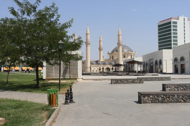 Şanlıurfa'da Sıcaklık Rekor Kırdı: Termometreler 55 Dereceyi Gördü
