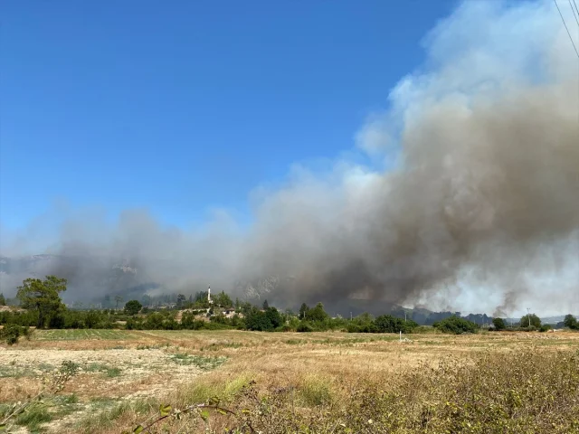 Serik'te Orman Yangınına Hızlı Müdahale Başladı