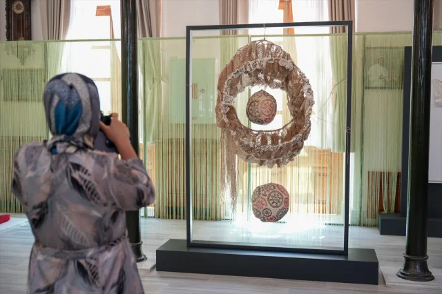 Balat'ta 'Sıfır Artı' Sergisi Sanatseverlerle Buluşuyor