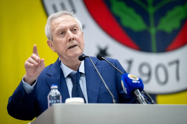 Aziz Yıldırım'dan Fenerbahçe'ye Önemli Uyarılar ve Eleştiriler