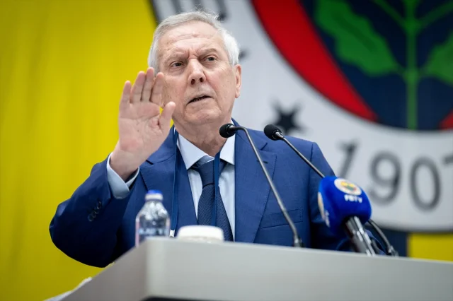 Aziz Yıldırım'dan Fenerbahçe'ye Önemli Uyarılar ve Eleştiriler