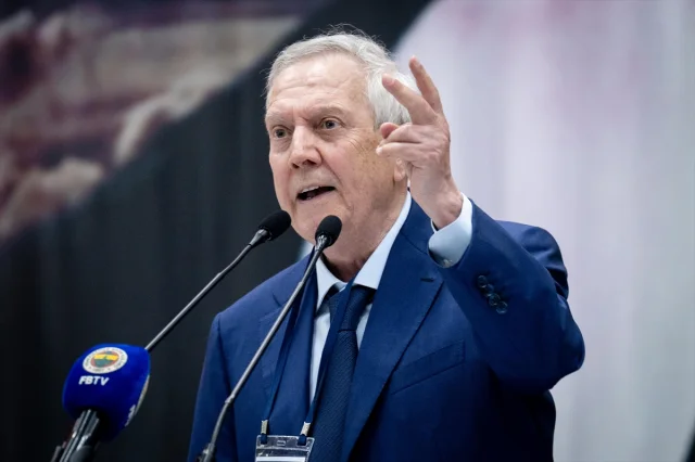 Aziz Yıldırım'dan Fenerbahçe'ye Önemli Uyarılar ve Eleştiriler