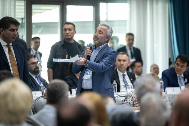 Aziz Yıldırım'dan Fenerbahçe'ye Önemli Uyarılar ve Eleştiriler