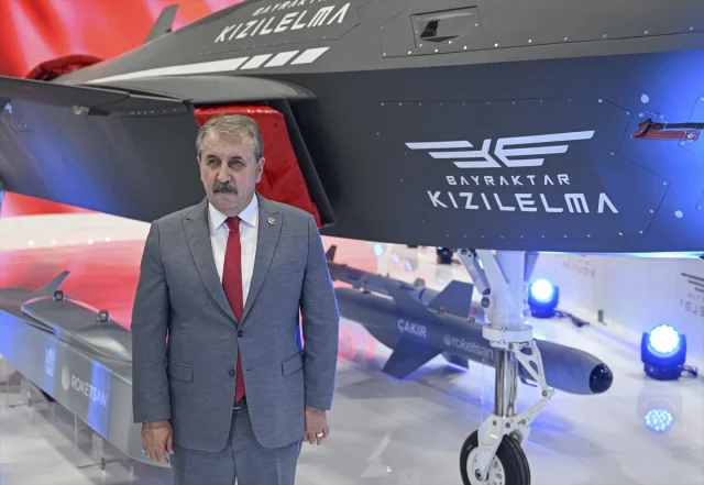 Mustafa Destici IDEF 2025 Fuarında Türkiye'nin Savunma Gücünü Vurguladı