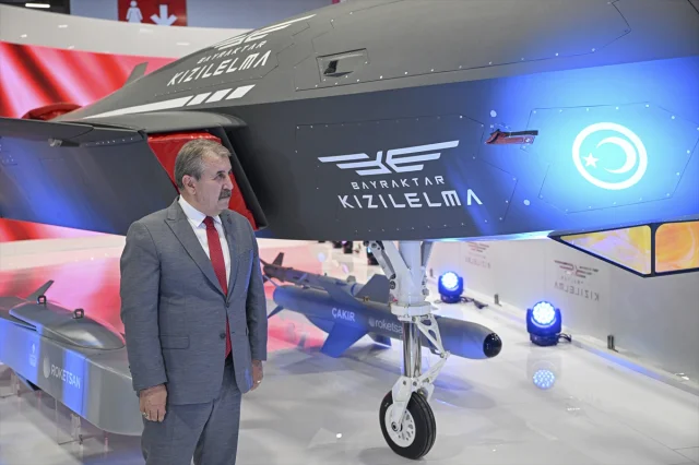 Mustafa Destici IDEF 2025 Fuarında Türkiye'nin Savunma Gücünü Vurguladı
