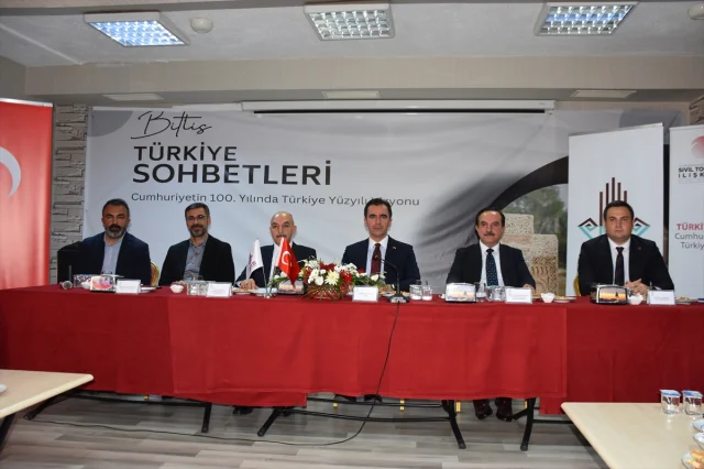 Bitlis'te Türkiye Sohbetleri Buluşması Gelecek Vizyonunu Ortaya Koydu
