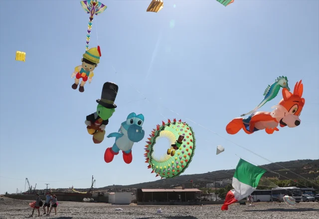 Tekirdağ'da Renkli Anlara Sahne Olan Trakya Uçurtma Festivali Başladı