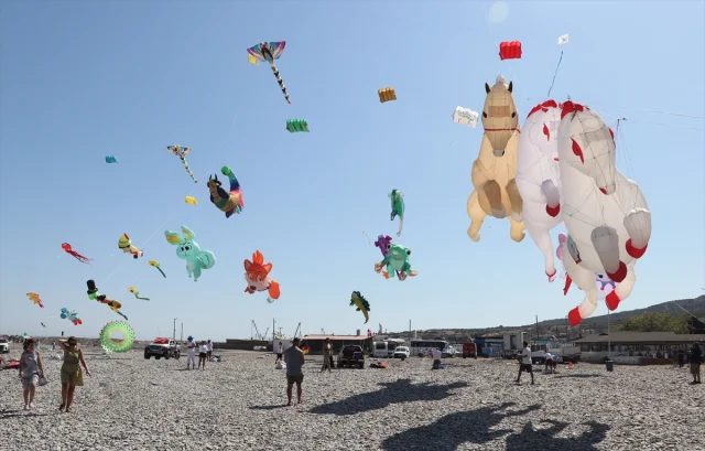 Tekirdağ'da Renkli Anlara Sahne Olan Trakya Uçurtma Festivali Başladı
