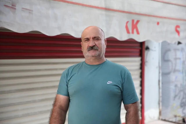 Adana'da Bakkal Sahibi Dolandırıcılık İddialarıyla Gündemde