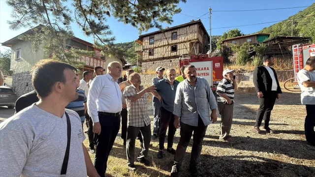 Kızılcahamam'da Korkutan Yangın 8 Evi Yok Etti
