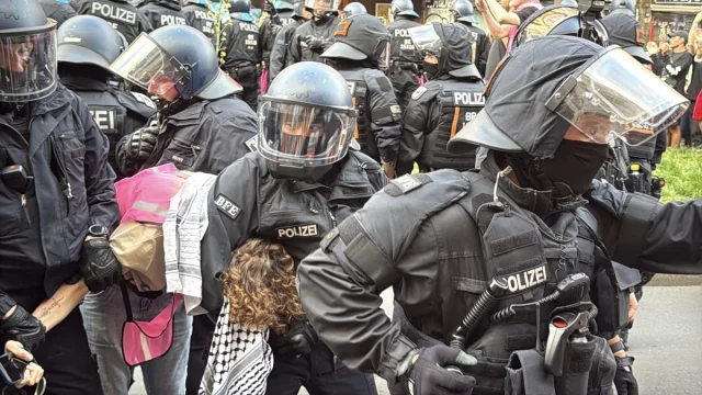 Berlin'de Filistin'e Destek Gösterisindeki Polis Müdahalesi Tepki Çekti