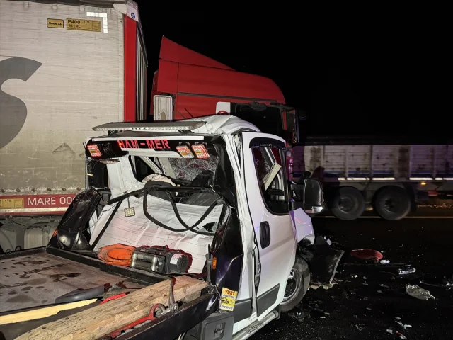 Adana'da Zincirleme Trafik Kazası: 8 Yaralı