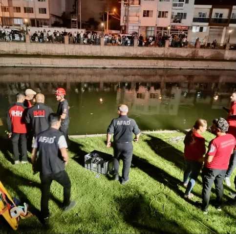 Eskişehir'de Bir Trajedi Porsuk Çayı'na Düşen Kişi Hayatını Kaybetti