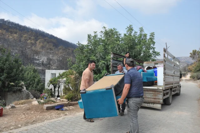 Silifke’de Büyük Mücadele ile Orman Yangını Kontrol Altında