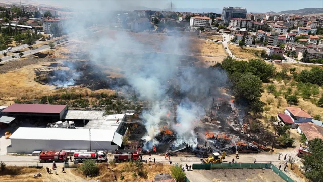 Amasya Kereste Deposu Yangını Kapsamlı Müdahale