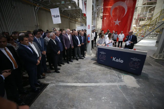 Kale Seramik Çanakkale'de Yıl Dönümünü Coşkuyla Kutladı: Yeni Fabrikanın Temeli Atıldı