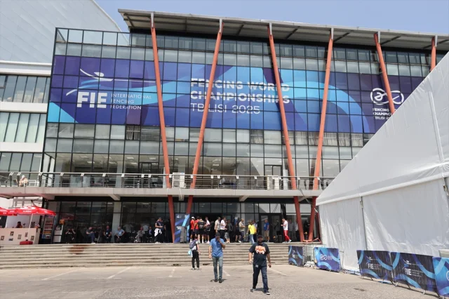 Tiflis'te Rus Sporculara Protesto: Dünya Eskrim Şampiyonası'nda Gerginlik