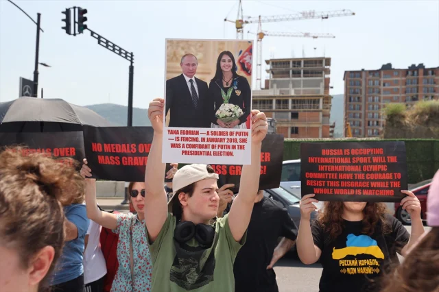 Tiflis'te Rus Sporculara Protesto: Dünya Eskrim Şampiyonası'nda Gerginlik