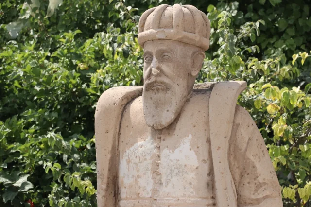 Mimar Sinan'ın Heykeline Yapılan Saldırı Sonrası Onarım Tamamlandı