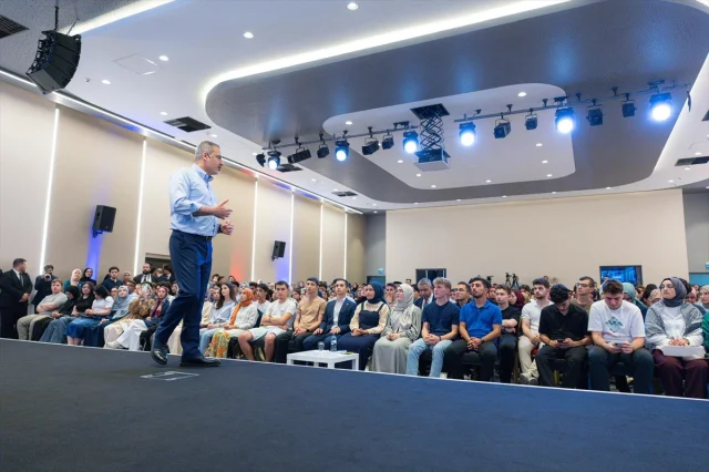 Hakan Fidan Gençlerle TercihFest 2025'te Buluştu
