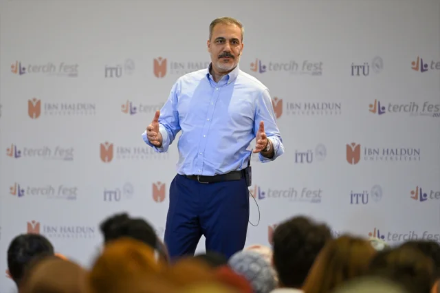 Hakan Fidan Gençlerle TercihFest 2025'te Buluştu