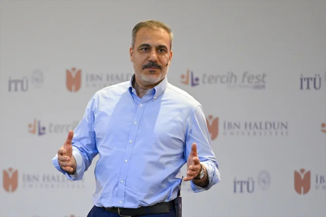 Hakan Fidan Gençlerle TercihFest 2025'te Buluştu