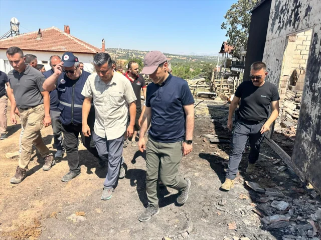Uşak'ta Orman Yangını Kontrol Altında: Mücadele Devam Ediyor