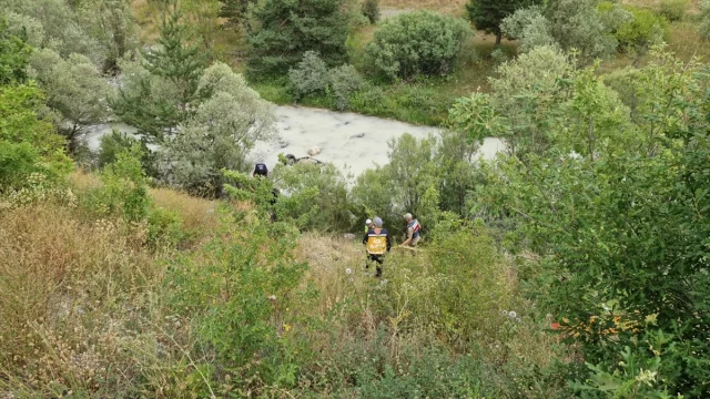 Erzincan'da Otomobil Dereye Yuvarlandı 4 Yaralı Var