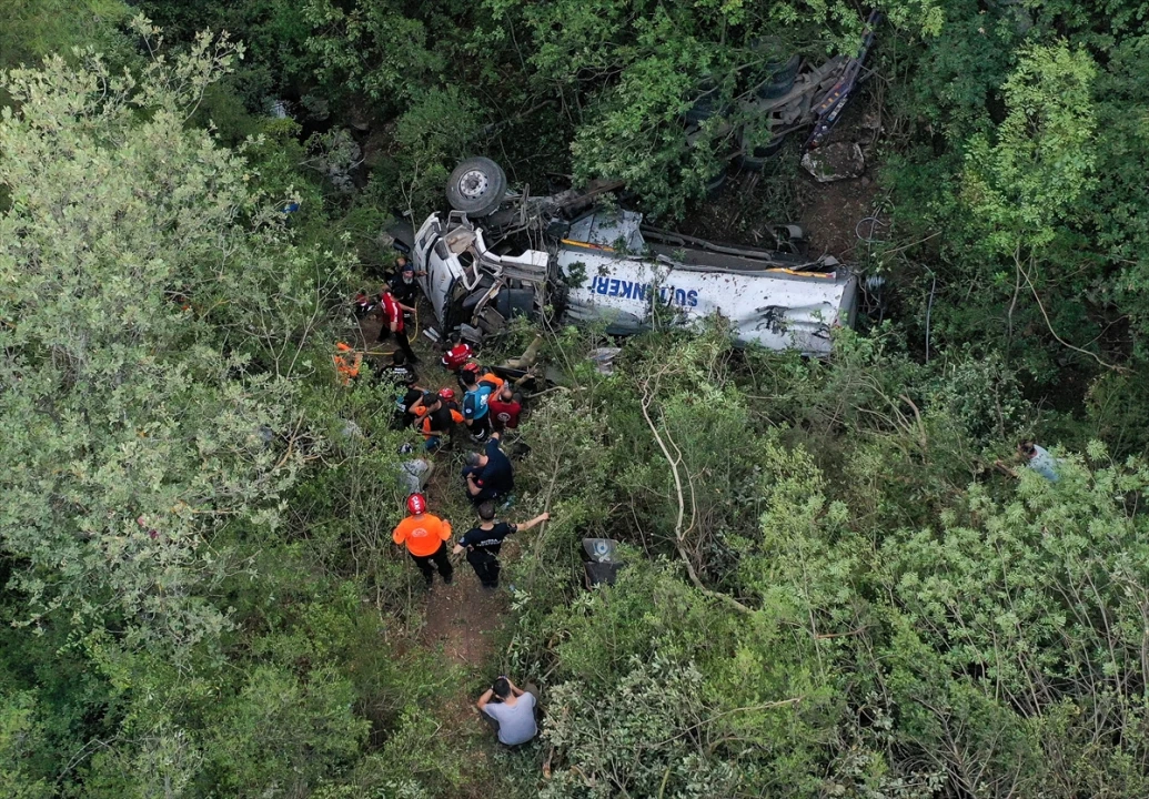 Bursa'daki Orman Yangınına Müdahale Yapan Tanker Kaza Yaptı