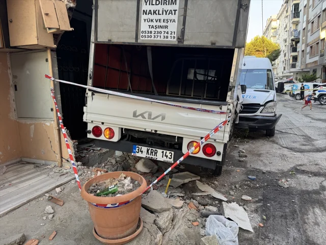 Maltepe'de Kamyonet Dehşeti: Yayaya Çarpan Sürücü Kaçtı