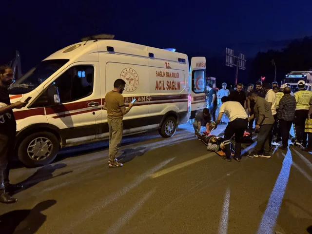 Ağrı'da Araba Kazası Sonucu Yaralanan Yayaya İlk Müdahale Hı...