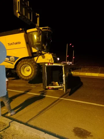 Ağrı'da Biçerdöver ve Kamyonet Çarpıştı: İki Yaralı