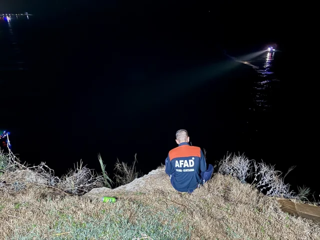Antalya'da Düden Şelalesi Alarmı: Denize Düşen Kişiyi Arama Çalışmaları Devam Ediyor